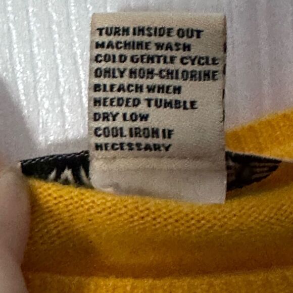 Ava Paige Women’s Gold Yellow Pullover Sweater size L - Picture 3 of 5